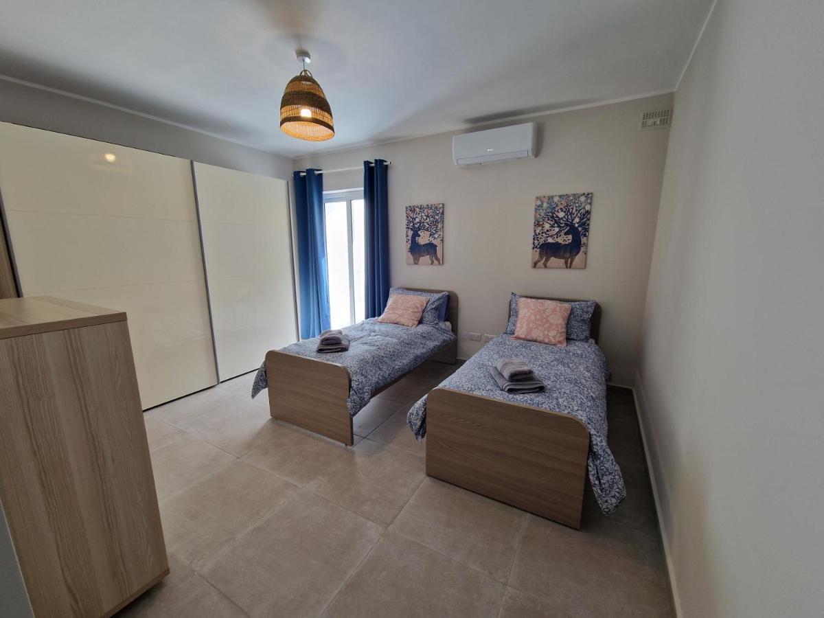 Comfort And Convenience Flat 4 Dad'S Court Σεντ Πόλς Μπέι Εξωτερικό φωτογραφία