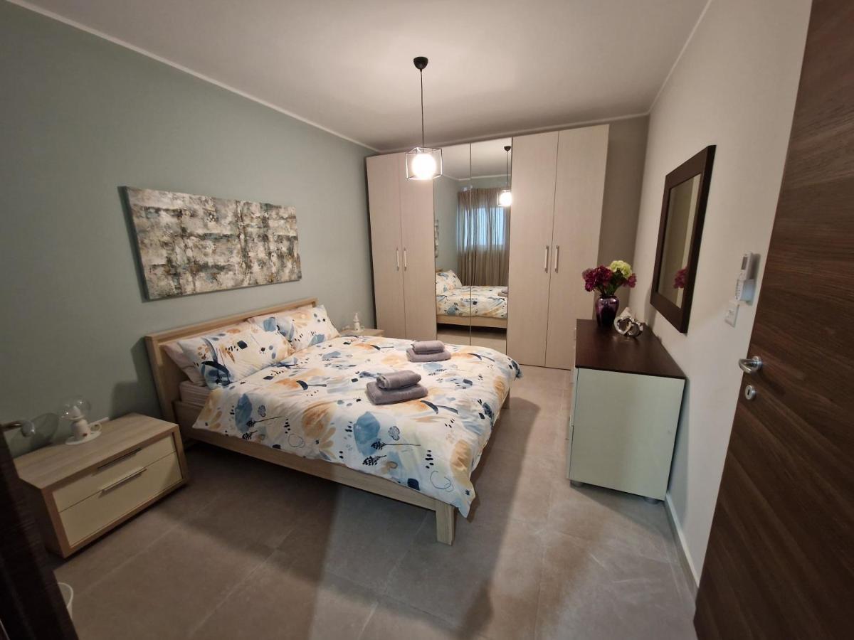 Comfort And Convenience Flat 4 Dad'S Court Σεντ Πόλς Μπέι Εξωτερικό φωτογραφία