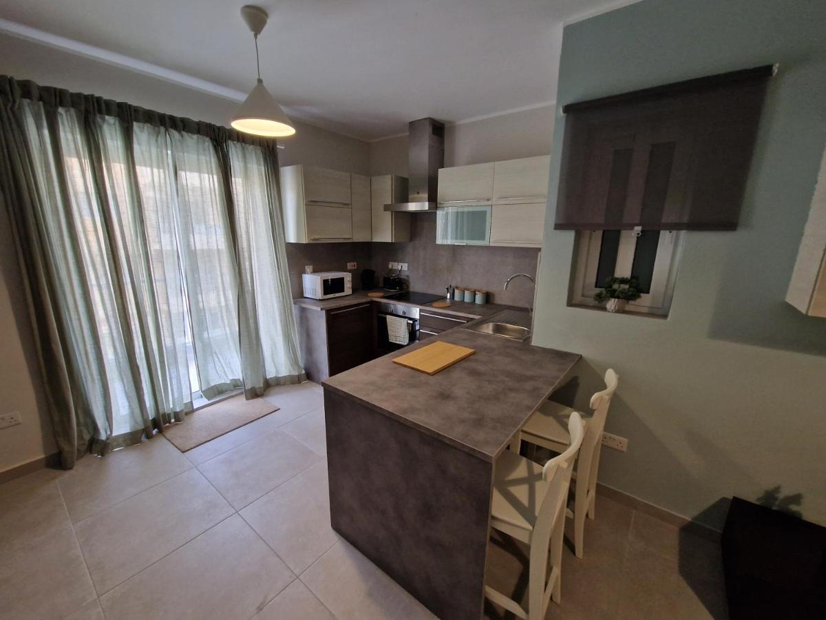 Comfort And Convenience Flat 4 Dad'S Court Σεντ Πόλς Μπέι Εξωτερικό φωτογραφία