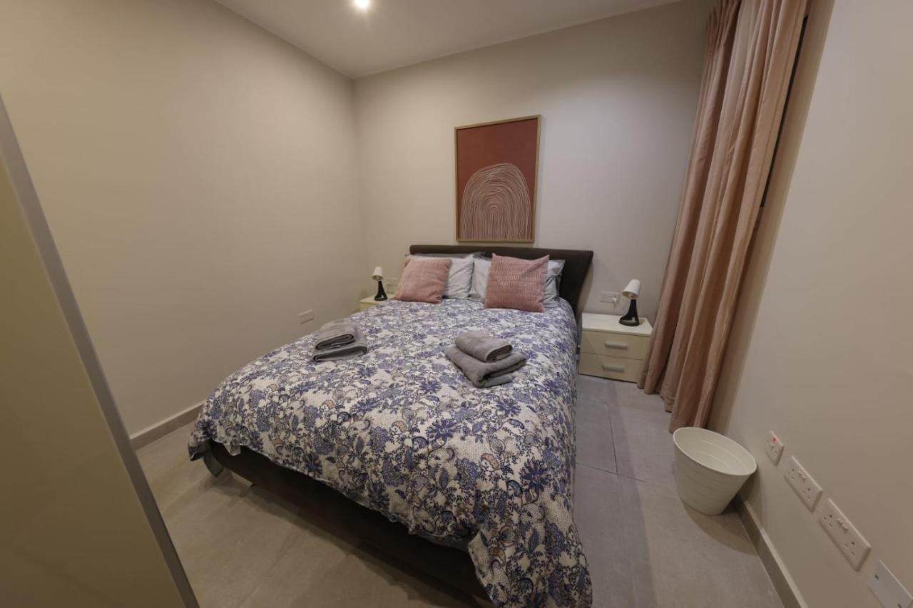Comfort And Convenience Flat 4 Dad'S Court Σεντ Πόλς Μπέι Εξωτερικό φωτογραφία