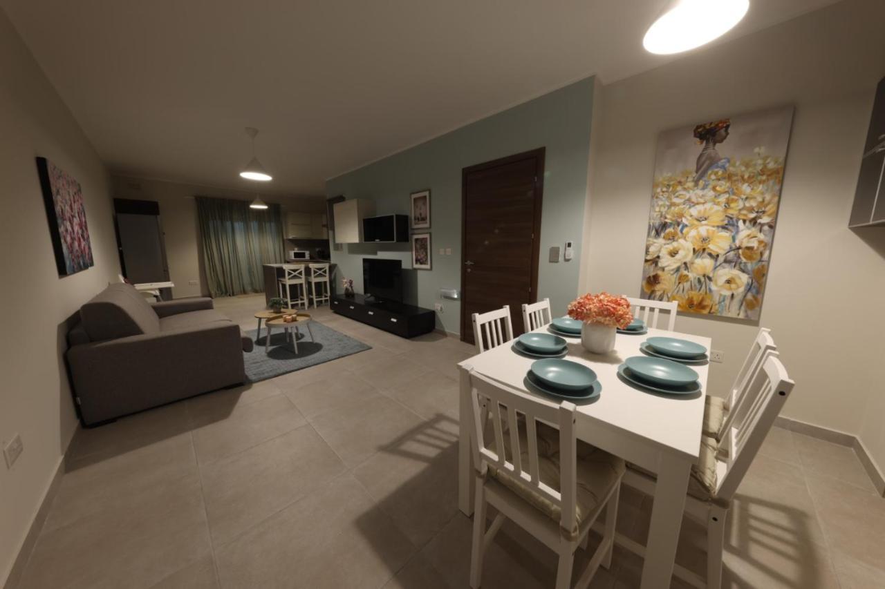 Comfort And Convenience Flat 4 Dad'S Court Σεντ Πόλς Μπέι Εξωτερικό φωτογραφία