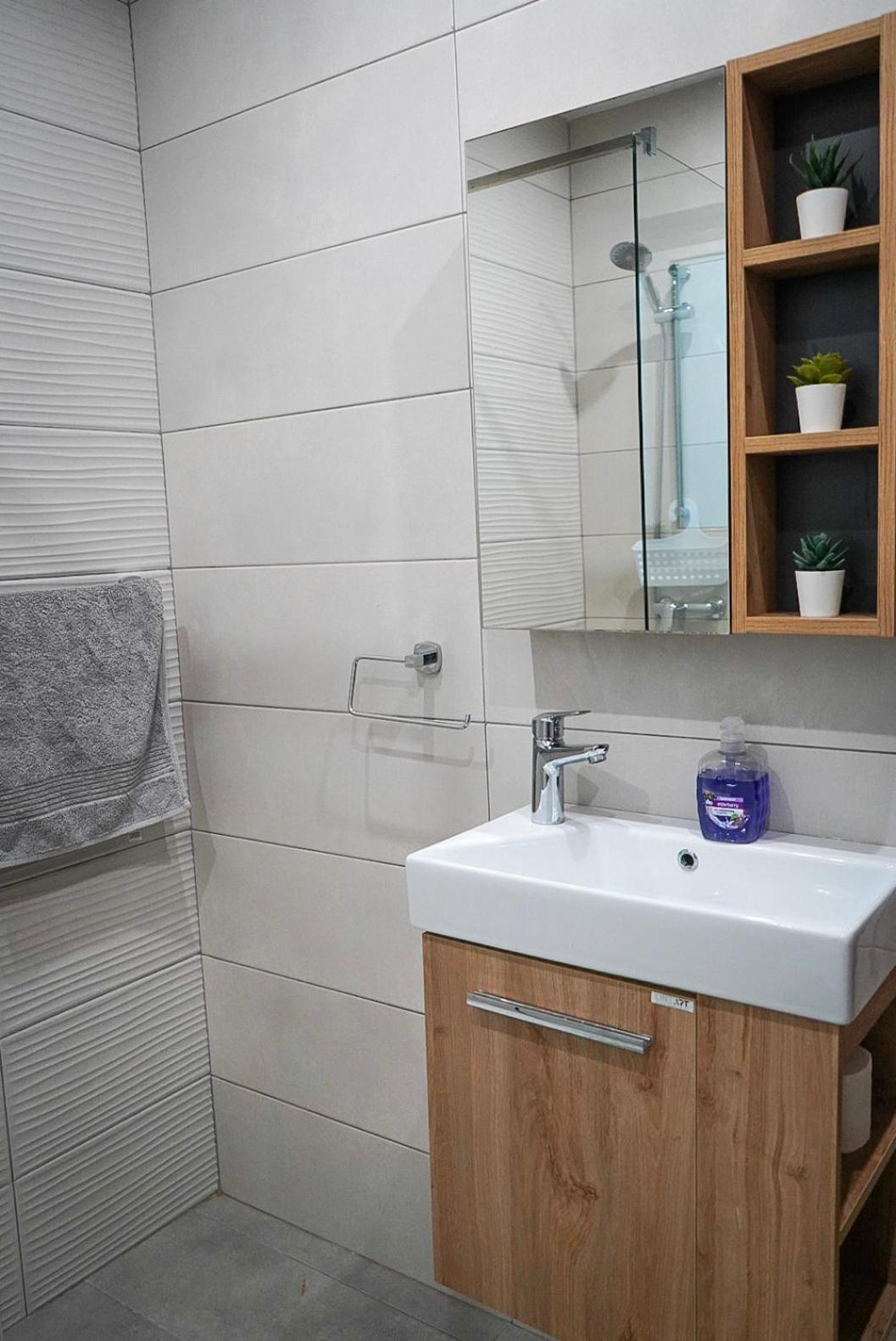 Comfort And Convenience Flat 4 Dad'S Court Σεντ Πόλς Μπέι Εξωτερικό φωτογραφία